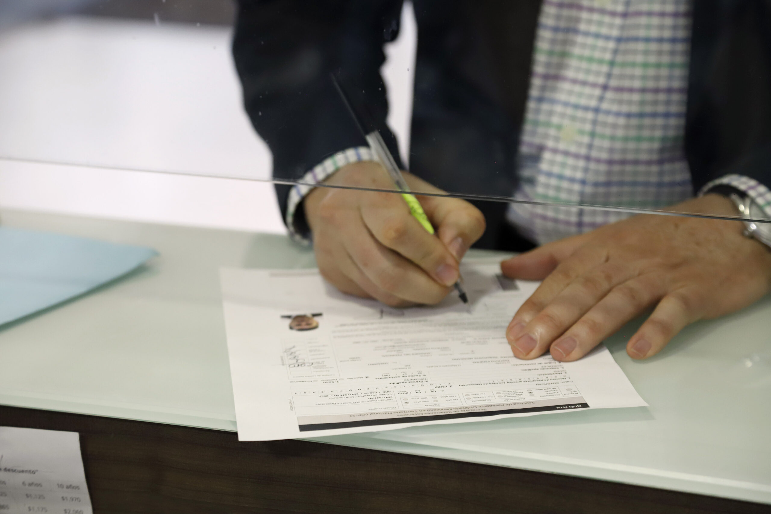 Presidenta Claudia Sheinbaum informa la reducción de 342 a 151 trámites federales; se publicará en DOF